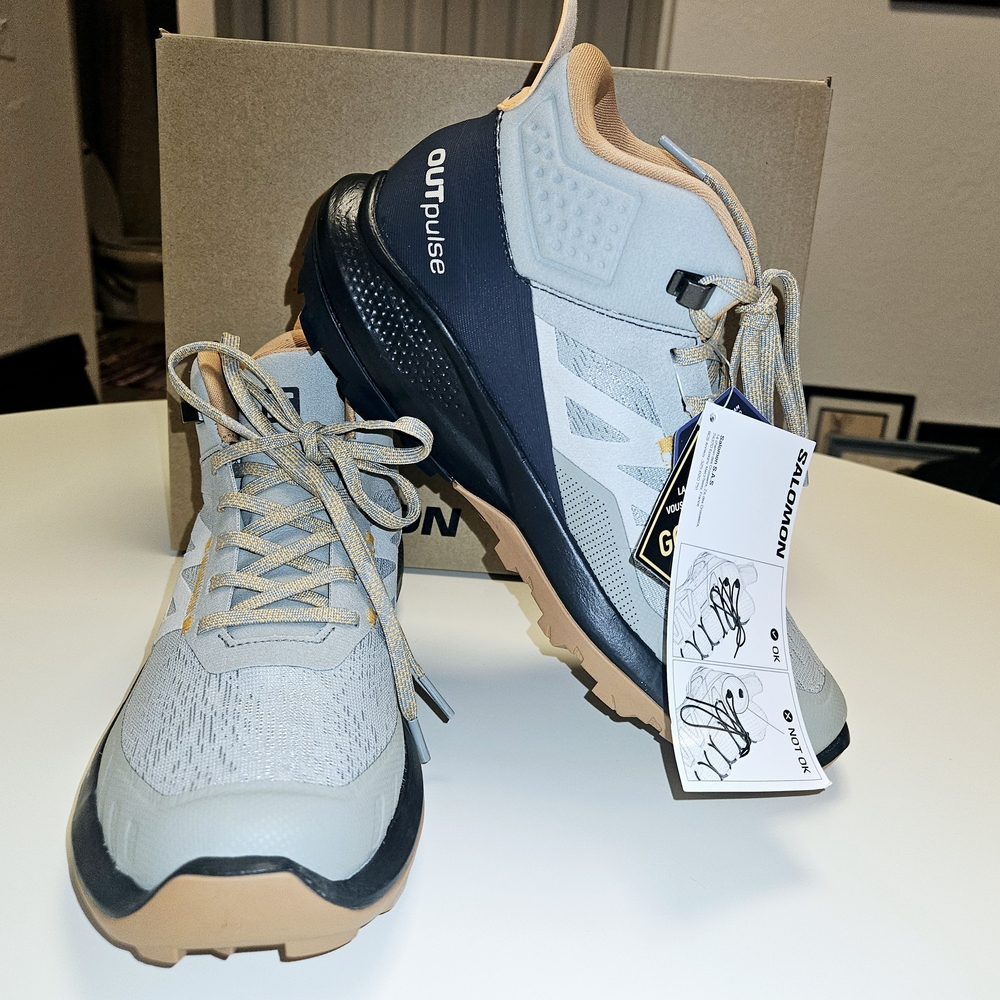 Salomon OUTpulse Mid GTX Women's 8  Blue Tan Athletic Shoes